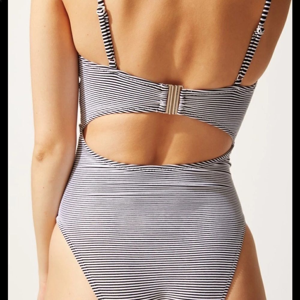 Solid & Striped Ribbed One Piece - Picture 4 of 8